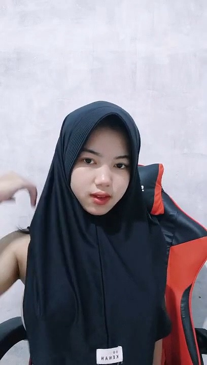 Live Bugil Jasmine Lockroom Lepas Hijab